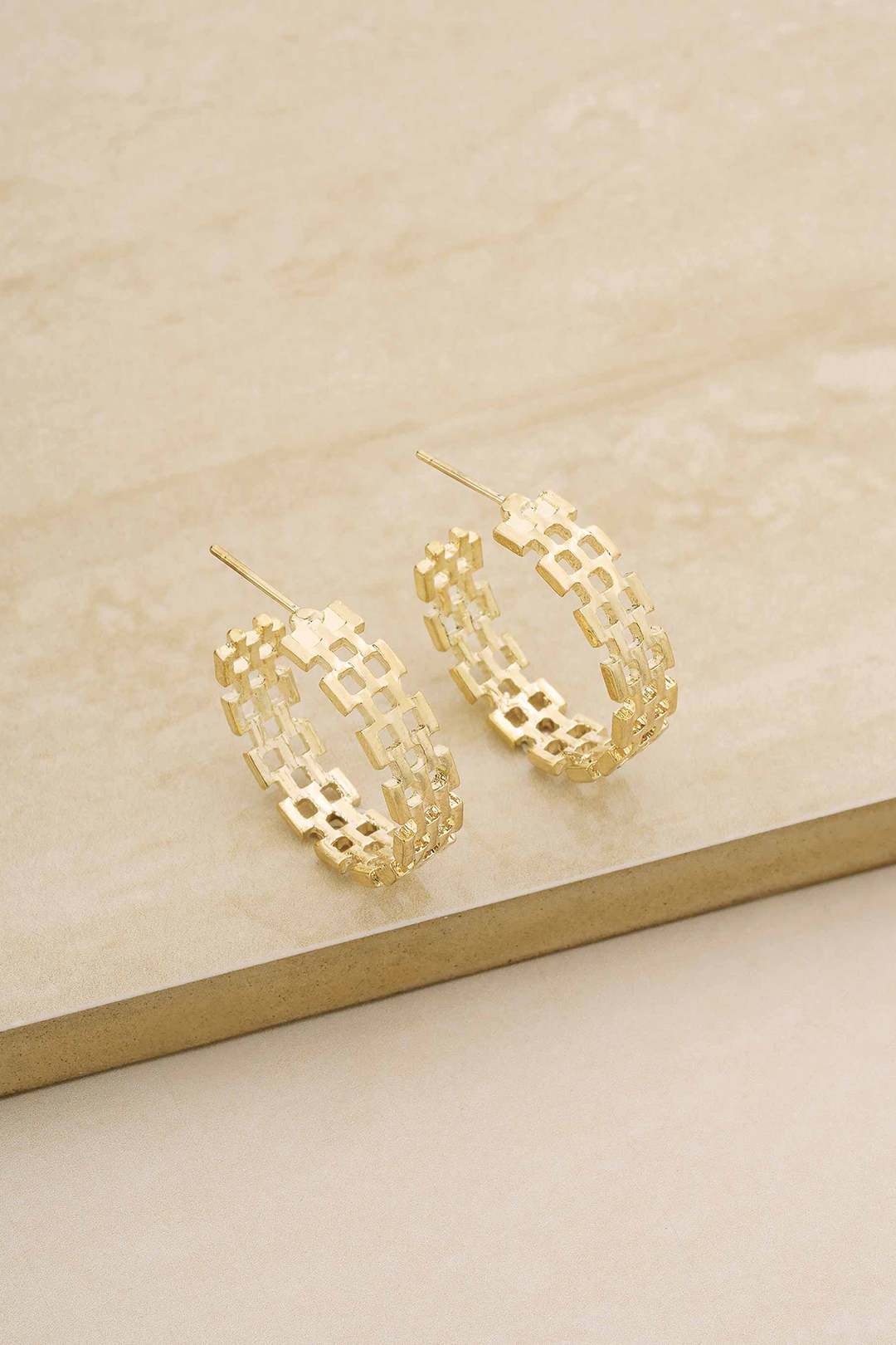 Modern Chainmail Hoop Earrings - Ettika Jewelry 